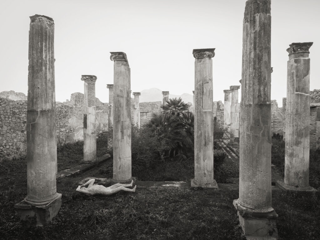 Kenro Izu Pompei, Casa di Arianna, 2016 Stampa inkjet 61x76 cm © Kenro Izu Courtesy Fondazione di Modena - Fondazione Modena Arti Visive