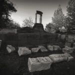 Kenro Izu Pompei, Necropoli di Porta Ercolano, 2016 Stampa inkjet 61x76 cm © Kenro Izu Courtesy Fondazione di Modena - Fondazione Modena Arti Visive