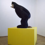 Paul McCarthy, Bear sculpture, 1992, installazione, 90,3x229, Collezione Alt