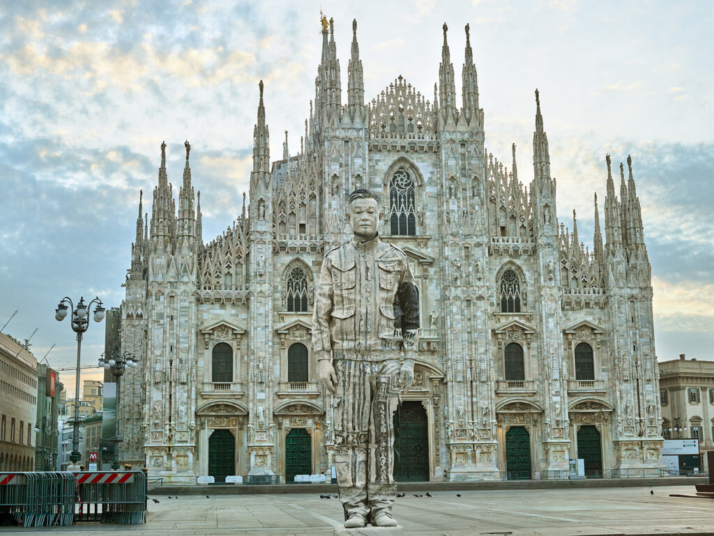 Liu Bolin, Duomo, Milano, 2019, Stampa a getto d'inchiostro, 90 x 120 cm, Ed. Edizione di 6, Courtesy: Galleria Gaburro, Verona-Milano